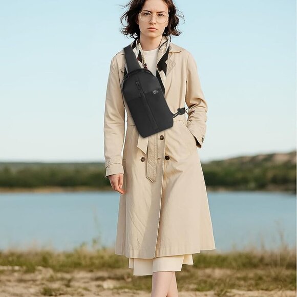 Convertible Crossbody Bag with Breathable Padding - Ideal for Sports & Outdoors - Picture 8 of 9